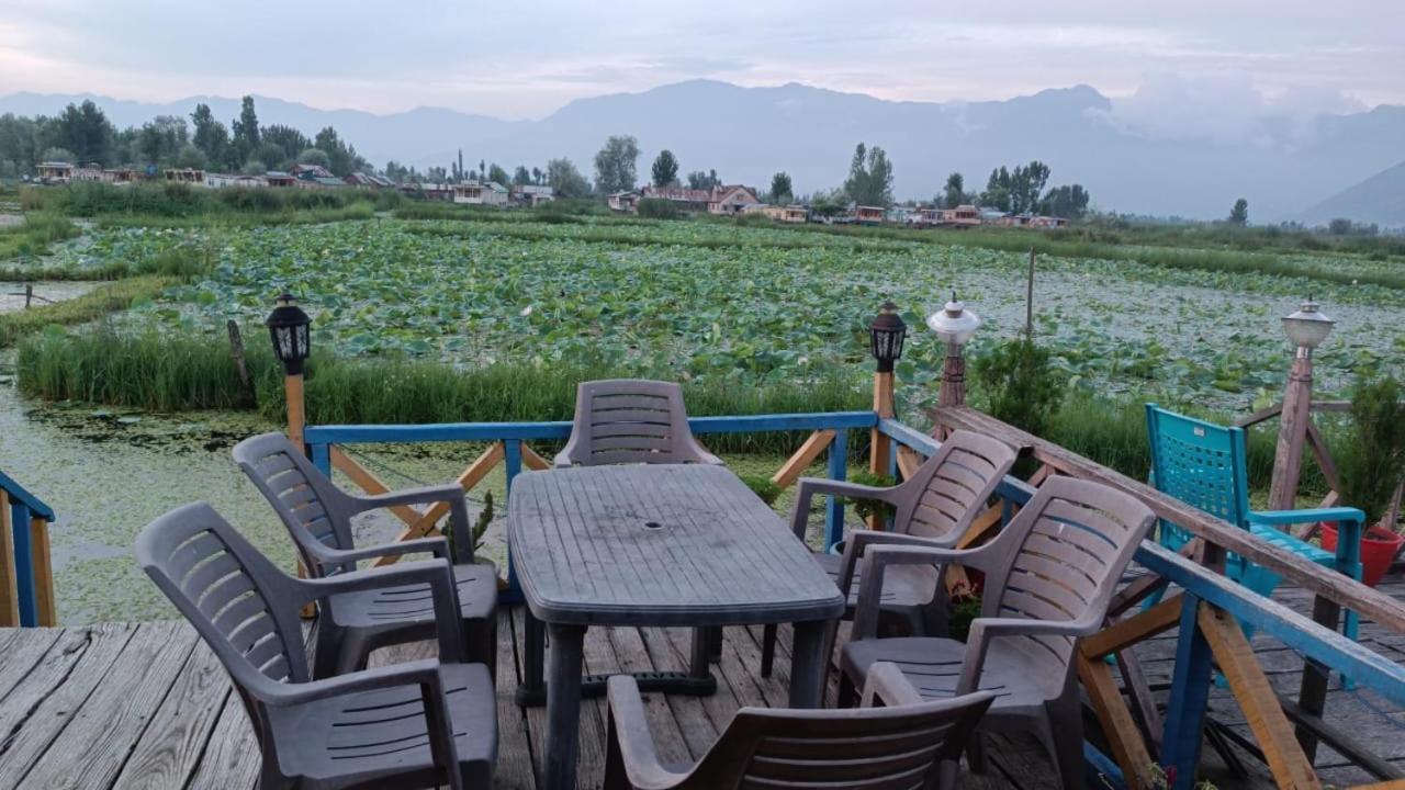 Golden Hopes Group Of Houseboats Hotel Srīnagar Exterior foto
