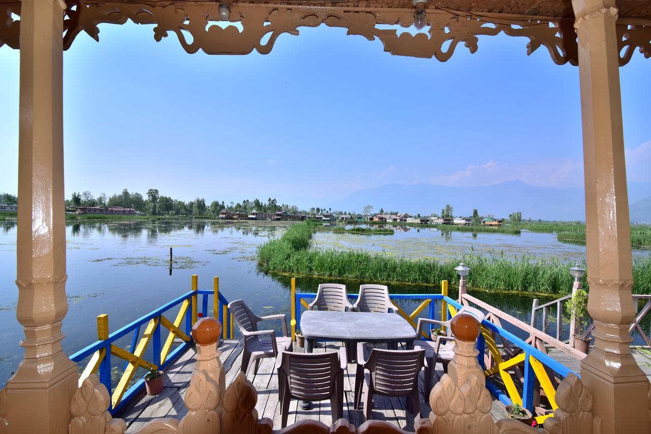 Golden Hopes Group Of Houseboats Hotel Srīnagar Exterior foto