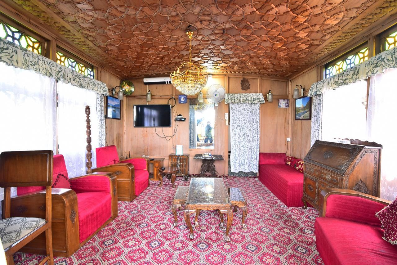 Golden Hopes Group Of Houseboats Hotel Srīnagar Exterior foto